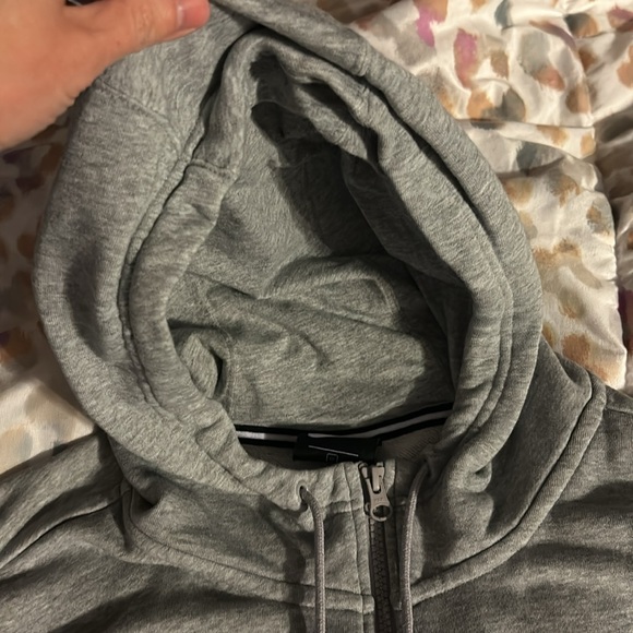 Nike hoodie🩶🖤 - Picture 4 of 8